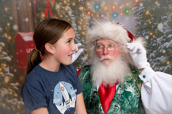 Kids and Santa – Holiday Portraits at Snell & Wilmer9840