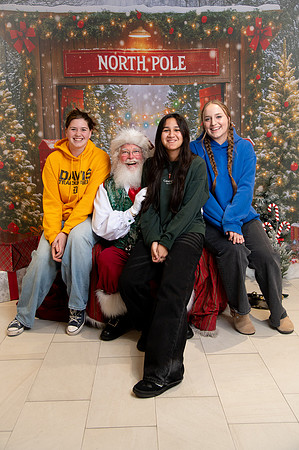 Kids and Santa – Holiday Portraits at Snell & Wilmer9883