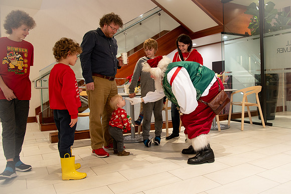 Kids and Santa – Holiday Portraits at Snell & Wilmer9953