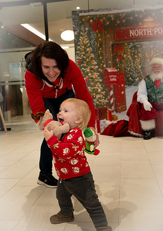 Kids and Santa – Holiday Portraits at Snell & Wilmer9929