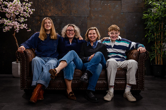 The Henderson Family at Photopia Studios – Warm Tones, Real Connection640
