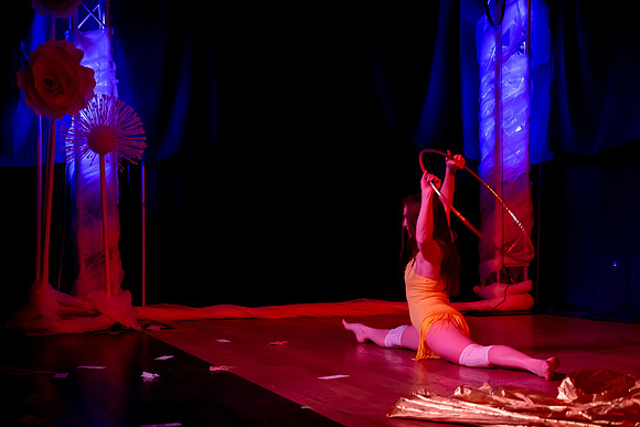 Kiki Cabaret54351