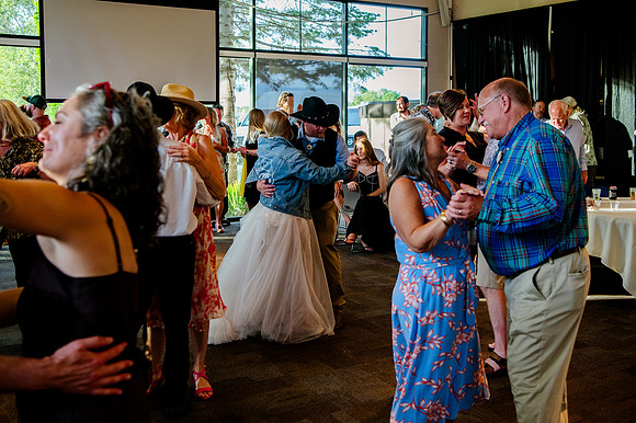 Celebrating Megan and Seth: A Festive Reception at River Oaks Golf Course