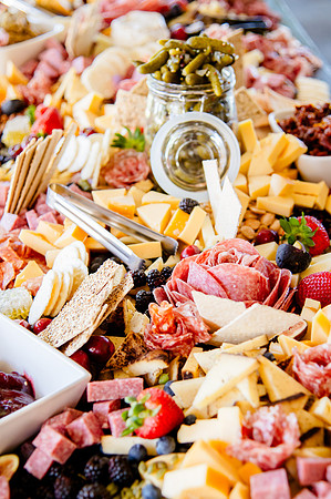 Celebrating Megan and Seth: A Festive Reception at River Oaks Golf Course