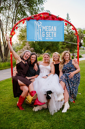 Celebrating Megan and Seth: A Festive Reception at River Oaks Golf Course