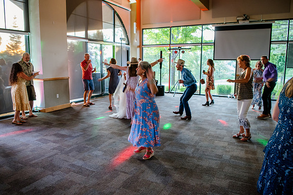Celebrating Megan and Seth: A Festive Reception at River Oaks Golf Course