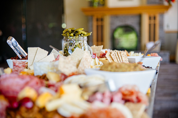 Celebrating Megan and Seth: A Festive Reception at River Oaks Golf Course