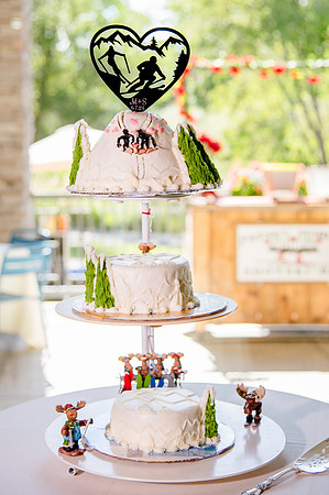 Celebrating Megan and Seth: A Festive Reception at River Oaks Golf Course