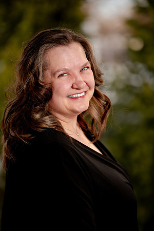 Christine Palmer: A Headshot Session with Personality & Creativity