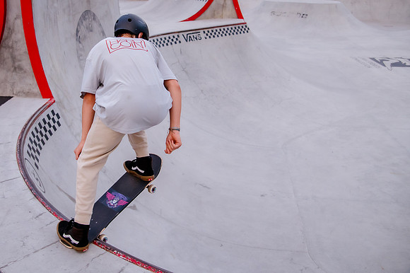 Urban Energy Unleashed: Hard Coin-sponsored Skateboarding Shoot at Vans Skate Park