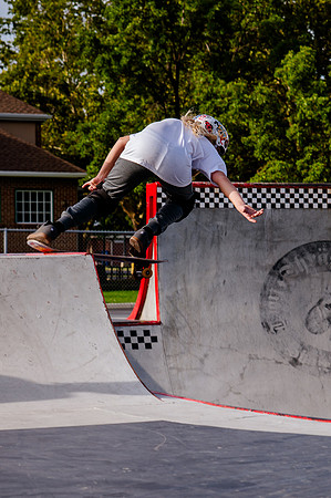 Urban Energy Unleashed: Hard Coin-sponsored Skateboarding Shoot at Vans Skate Park