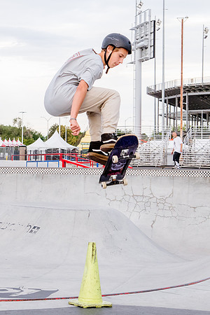 Urban Energy Unleashed: Hard Coin-sponsored Skateboarding Shoot at Vans Skate Park