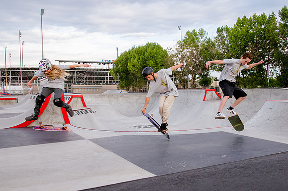 Urban Energy Unleashed: Hard Coin-sponsored Skateboarding Shoot at Vans Skate Park