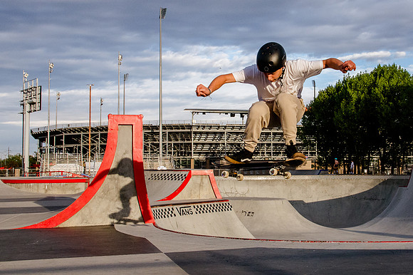 Urban Energy Unleashed: Hard Coin-sponsored Skateboarding Shoot at Vans Skate Park
