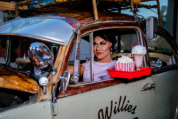 Kiki Cabaret 39621