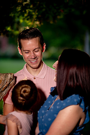 Golden Hour Family Portraits at the International Peace Gardens – The Boss Family8578