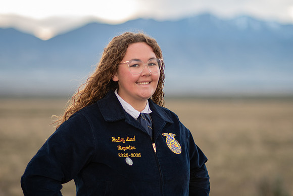 Hadley Lund Golden Hour Desert Senior Session Smyer Image 280-Edit