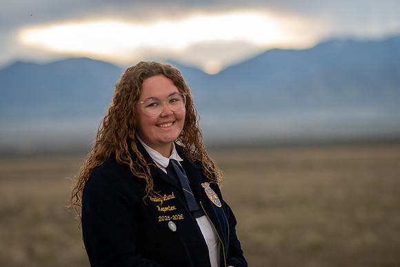 Hadley Lund Golden Hour Desert Senior Session Smyer Image 295
