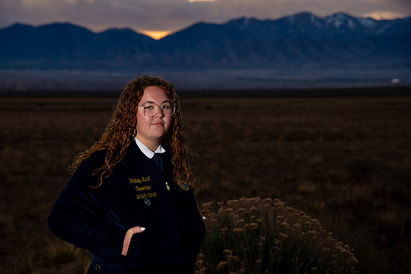 Hadley Lund Golden Hour Desert Senior Session Smyer Image 4458