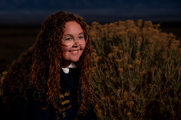 Hadley Lund Golden Hour Desert Senior Session Smyer Image 4466