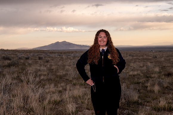 Hadley Lund Golden Hour Desert Senior Session Smyer Image 4501