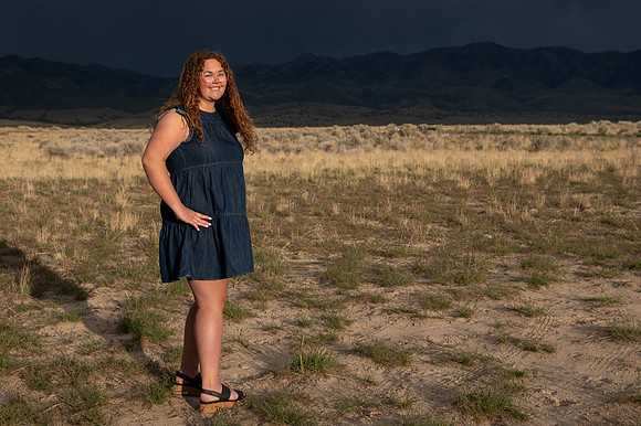 Hadley Lund Golden Hour Desert Senior Session Smyer Image 4556