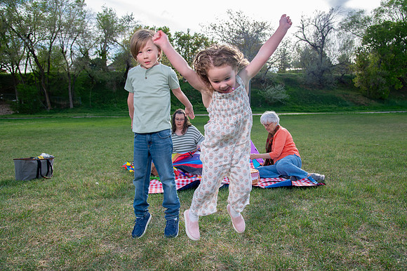 Stark Family Golden Hour Kite Flying Session Smyer Image 4840