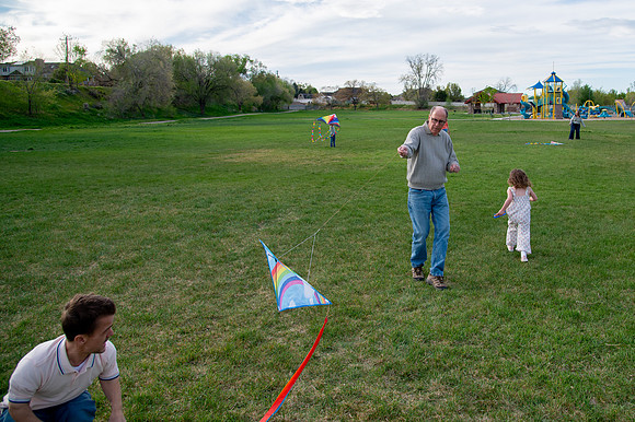 Stark Family Golden Hour Kite Flying Session Smyer Image 4981