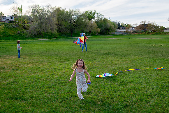 Stark Family Golden Hour Kite Flying Session Smyer Image 5004