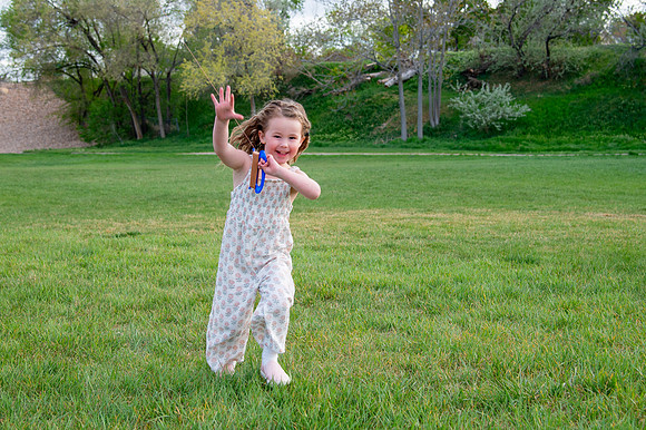 Stark Family Golden Hour Kite Flying Session Smyer Image 5089