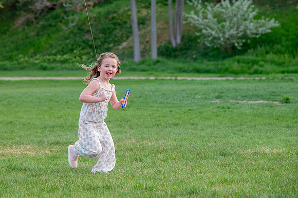 Stark Family Golden Hour Kite Flying Session Smyer Image 5104