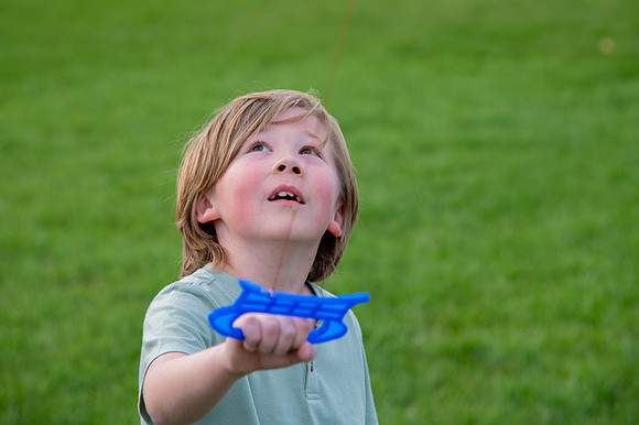 Stark Family Golden Hour Kite Flying Session Smyer Image 5124
