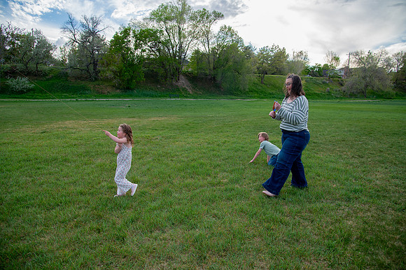 Stark Family Golden Hour Kite Flying Session Smyer Image 5159