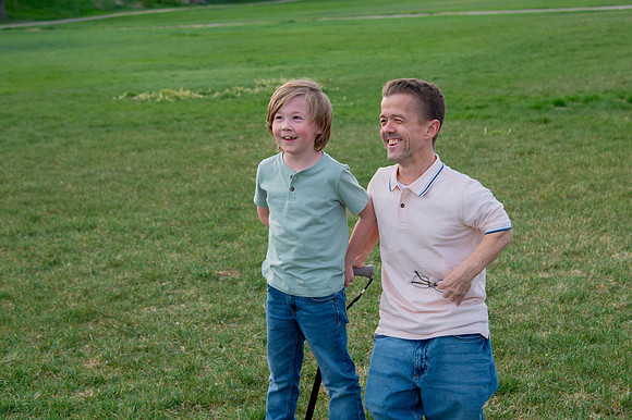 Stark Family Golden Hour Kite Flying Session Smyer Image 5200