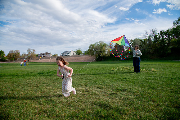 Stark Family Golden Hour Kite Flying Session Smyer Image 5310