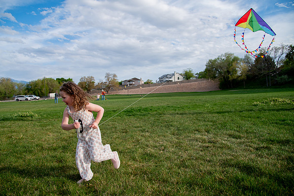 Stark Family Golden Hour Kite Flying Session Smyer Image 5314
