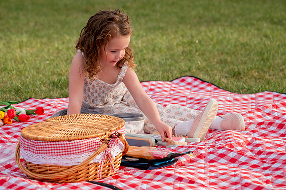 Stark Family Golden Hour Kite Flying Session Smyer Image 5413