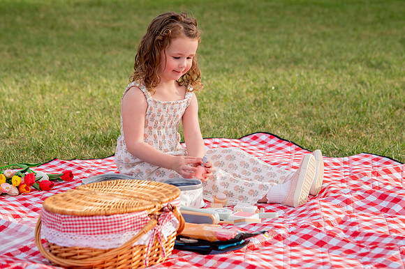 Stark Family Golden Hour Kite Flying Session Smyer Image 5417