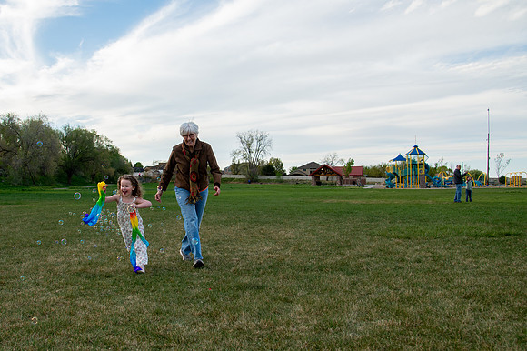 Stark Family Golden Hour Kite Flying Session Smyer Image 5576