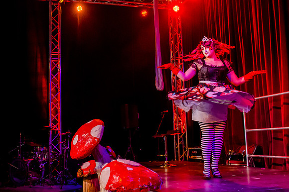 Mad Hatter's Tea Party112502