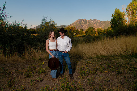 Family Portraits at Wheeler Farm: Alicia Peterson's Blended Family in the Glow of Sunset
