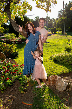 Golden Hour Family Portraits at the International Peace Gardens – The Boss Family660