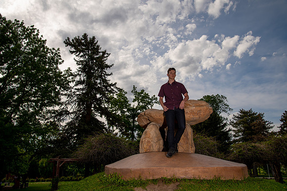 Unforgettable Family Portraits: Celebrating Love and Beauty at the International Peace Gardens