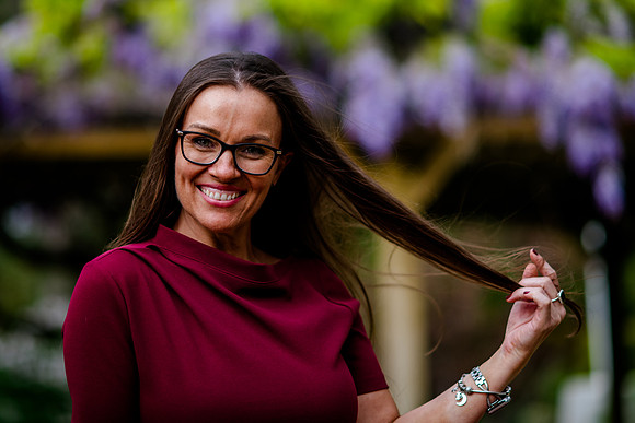 Unforgettable Family Portraits: Celebrating Love and Beauty at the International Peace Gardens
