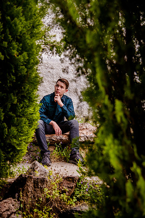 Unforgettable Family Portraits: Celebrating Love and Beauty at the International Peace Gardens