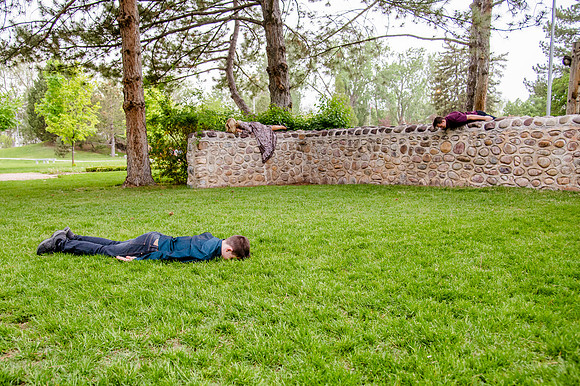 Unforgettable Family Portraits: Celebrating Love and Beauty at the International Peace Gardens
