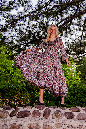 Unforgettable Family Portraits: Celebrating Love and Beauty at the International Peace Gardens
