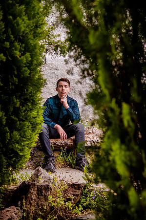 Unforgettable Family Portraits: Celebrating Love and Beauty at the International Peace Gardens
