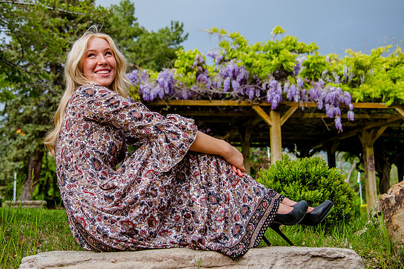 Unforgettable Family Portraits: Celebrating Love and Beauty at the International Peace Gardens