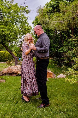 Unforgettable Family Portraits: Celebrating Love and Beauty at the International Peace Gardens